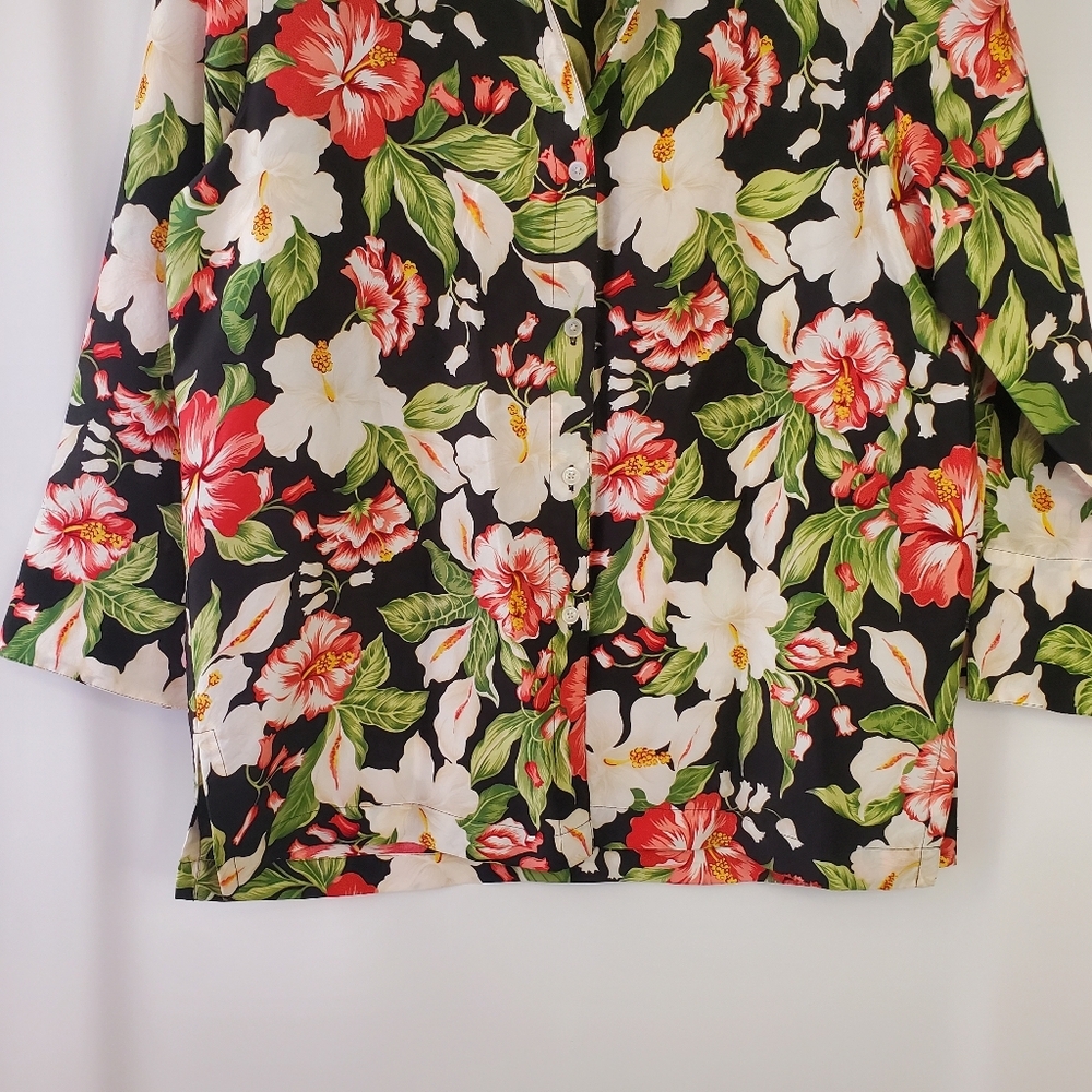 Jones New York Signature Size M 100% Silk button front 3/4 Sl blouse - Picture 6 of 8